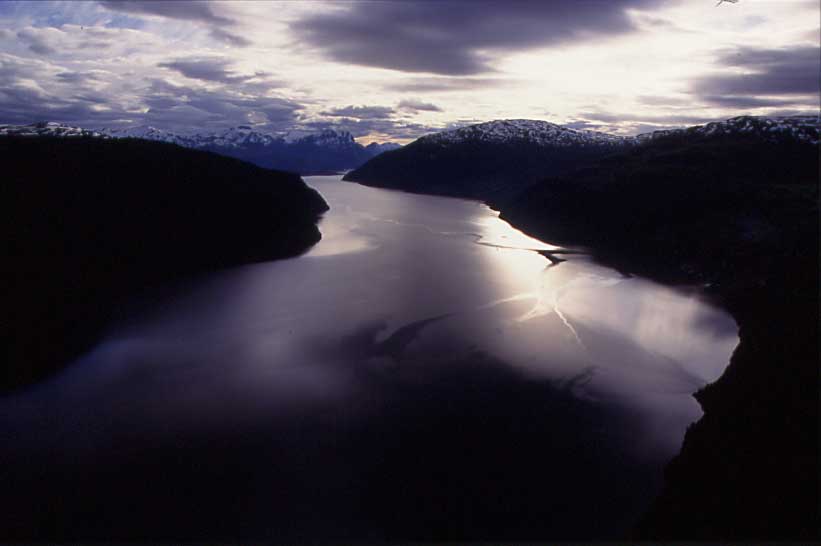 N264 Blick ber den Nordfjord